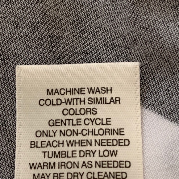 ⚫️🔲CHICO’S BLACK/WHITE TOP (SIZE 1) ⚫️🔲 - Picture 5 of 6